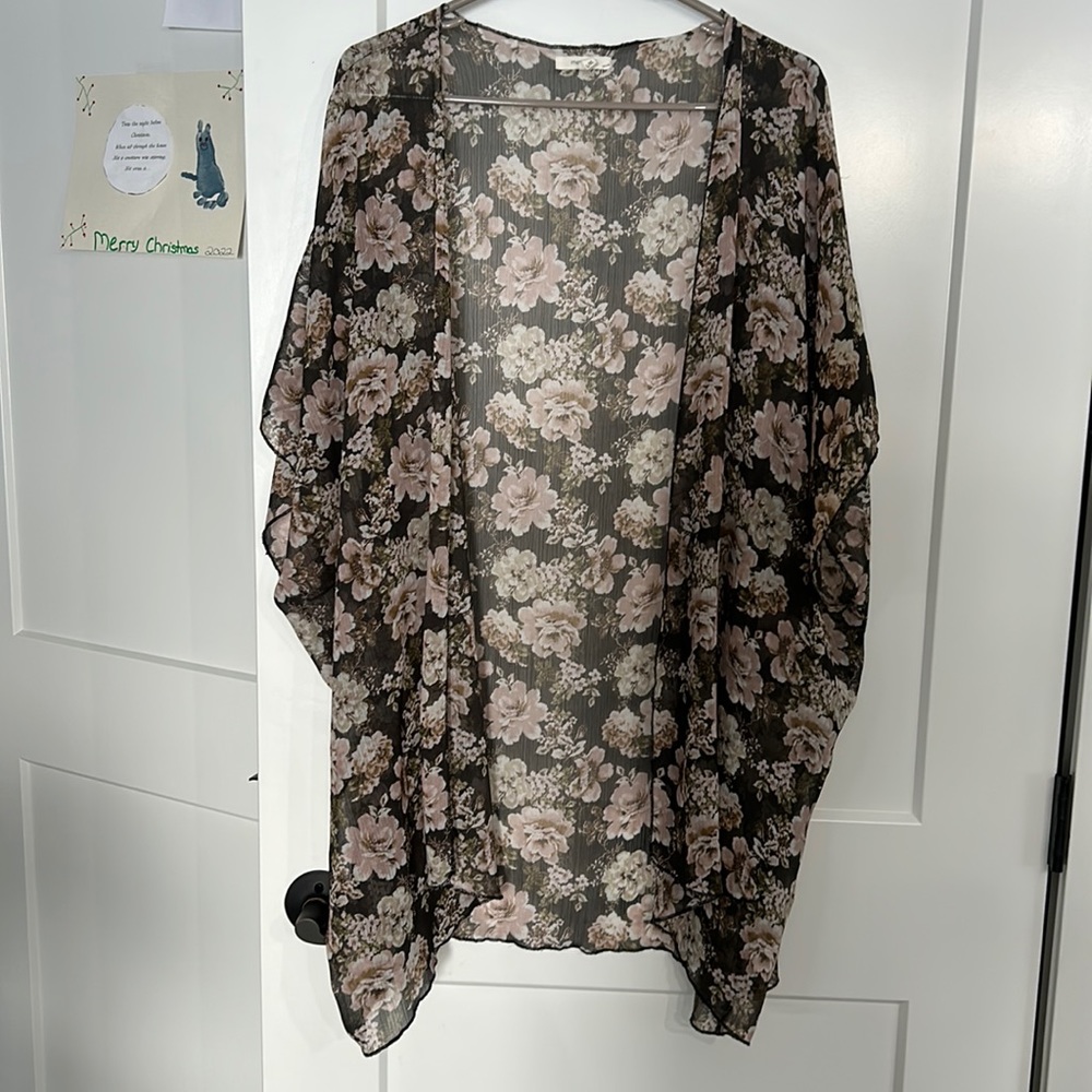 Maurices L/XL kimono floral